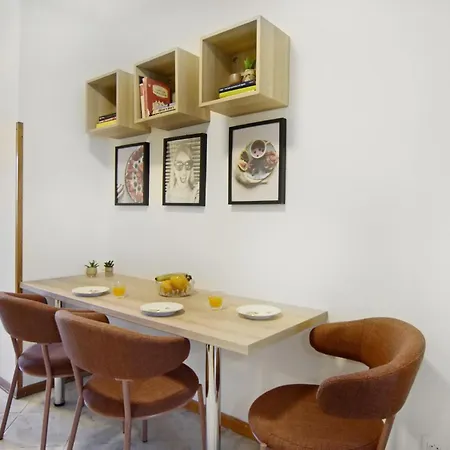Apartment Charming Flat Close To