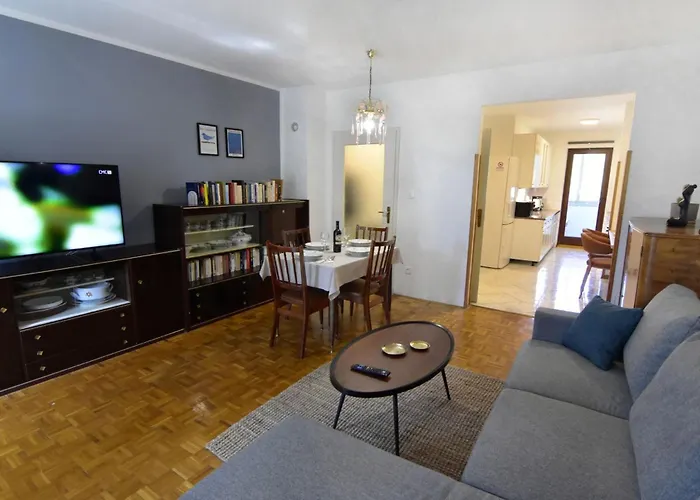 Appartement Charming Flat Close To