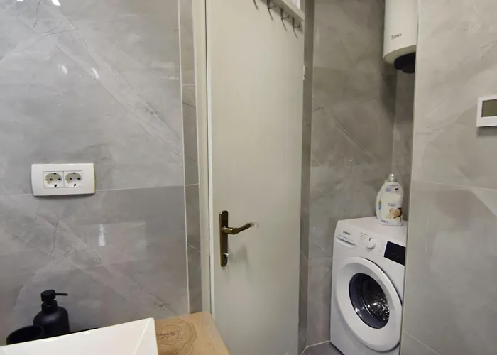 Charming Flat Close To *