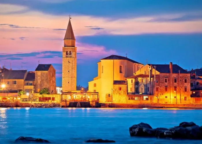 Charming Flat Close To *