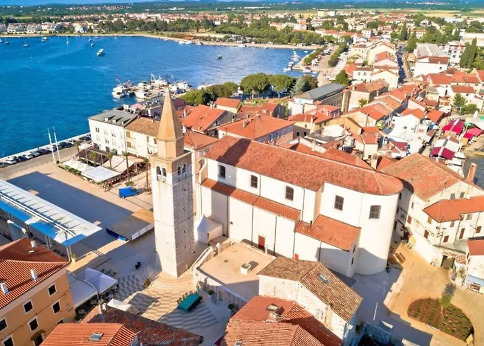 Charming Flat Close To