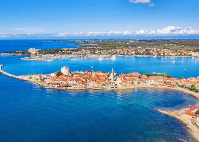 Charming Flat Close To