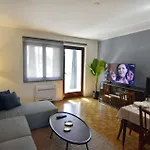 Charming Flat Close To Appartement Umag