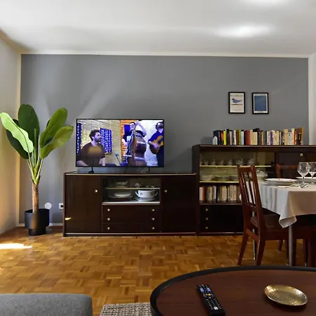 Charming Flat Close To