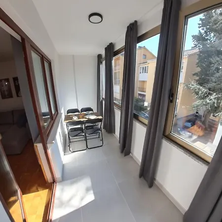 Charming Flat Close To 公寓 *