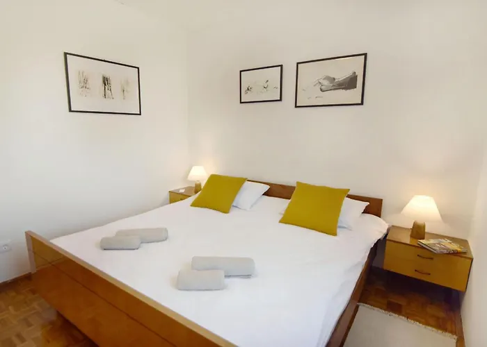 Charming Flat Close To Appartamento Umago