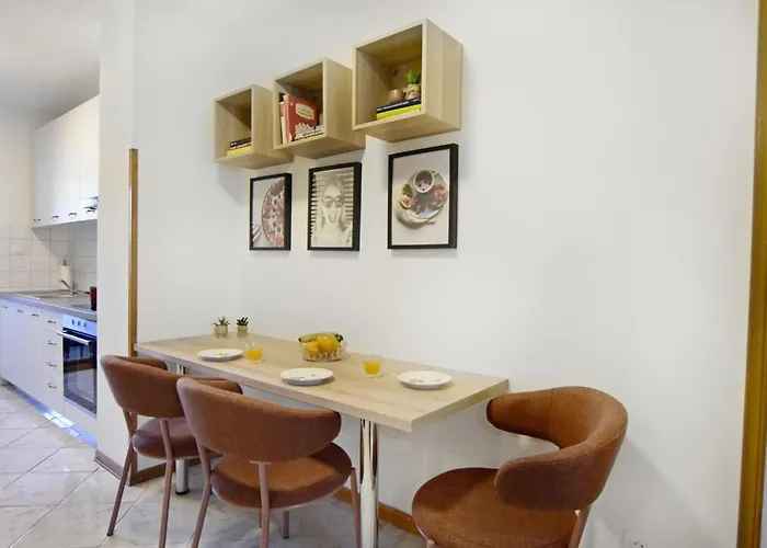 Appartamento Charming Flat Close To