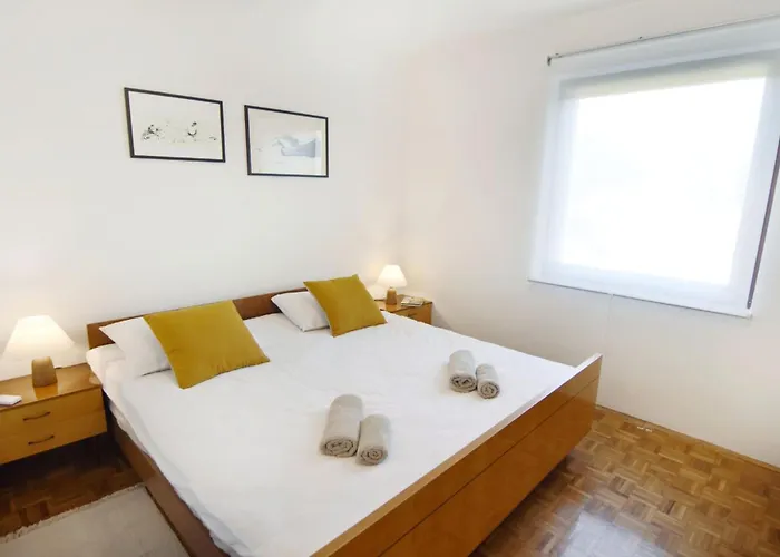 Charming Flat Close To Umago