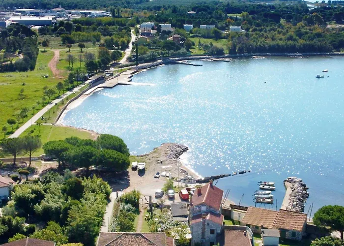 Appartamento Charming Flat Close To