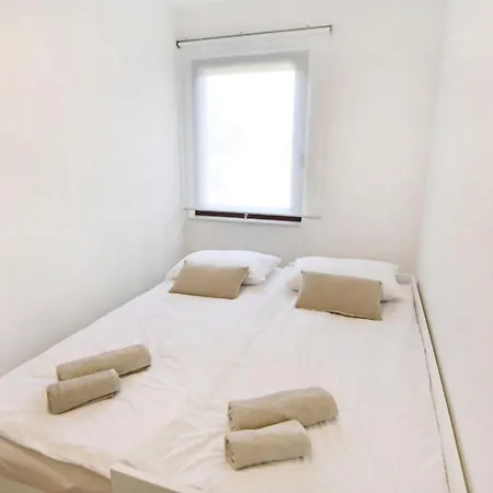 Charming Flat Close To * Umago